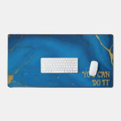 ミニマリストのネイビーブルー大理石テクスチャゴールデン引用文 デスクマット (キーボード&マウス)