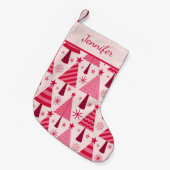 ミニマリストのピンクと赤のクリスマスツリーのカスタム スモールクリスマスストッキング (正面 (吊り時))