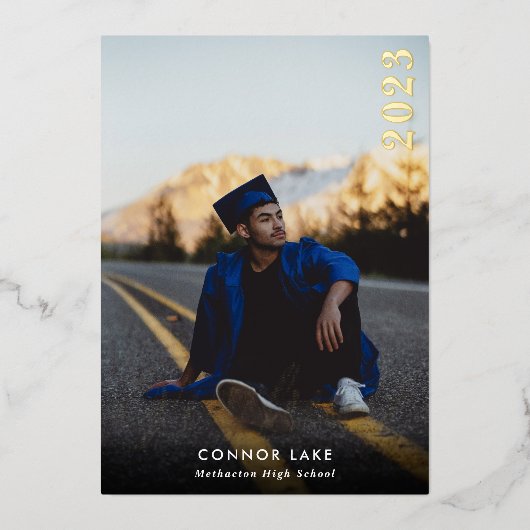 ミニマリストのフォイル写真垂直方向の卒業招待状 箔シーズンカード (正面)