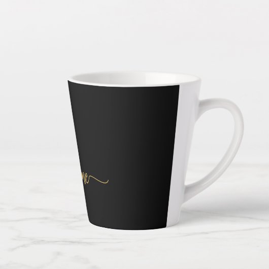 ミニマリストのブラックと金ゴールドモノグラムの名前の署名 カフェラテマグ (右)