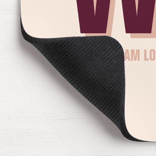 ミニマリストのブルゴーニュ・ピンク・モノグラムパーソナライズされた マウスパッド (コーナー)