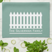 ミニマリストのホワイトピケットフェンスの緑の家族 キッチンタオル (折り畳み)