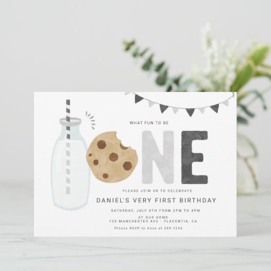 ミニマリストのミルクとクッキーの最初の誕生日 招待状 (スタンド正面)