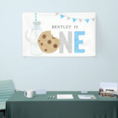 ミニマリストのミルクとクッキーの誕生日背景 横断幕 (トレードショー)