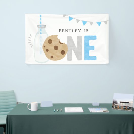 ミニマリストのミルクとクッキーの誕生日背景 横断幕 (トレードショー)