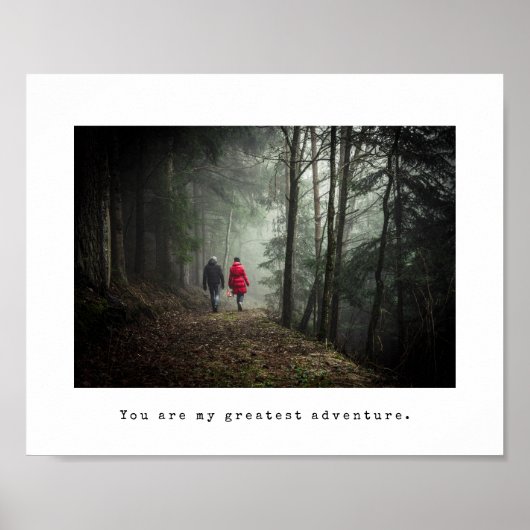 ミニマリストの写真とタイプライターのキャプション 小さい ポスター (正面)