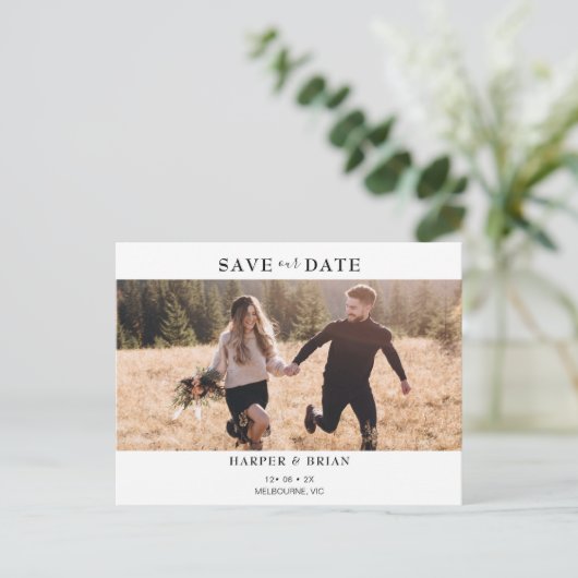 ミニマリストの写真結婚、日付はがきを保存 案内ポストカード (スタンド正面)