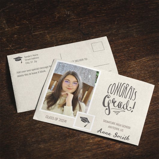 ミニマリストの土色卒業ポストカード 案内ポストカード