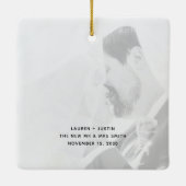 ミニマリストの最初の結婚したクリスマススクリプトの写真 セラミックオーナメント (裏面)