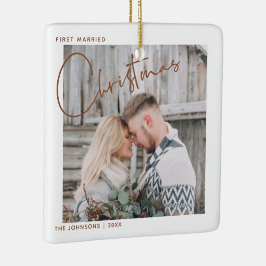 ミニマリストの最初の結婚したクリスマススクリプトの写真 セラミックオーナメント (右)