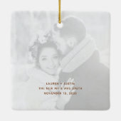 ミニマリストの最初の結婚したクリスマススクリプトの写真 セラミックオーナメント (裏面)