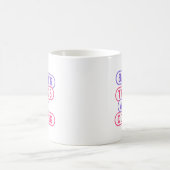 ミニマリストの楽観主義 モダン タイポグラフィー 引用 陽気 コーヒーマグカップ (中央)