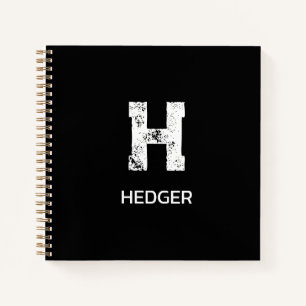 ミニマリストの白いワンレター モノグラム ネーム ブラック ノートブック