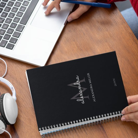 ミニマリストの白黒モノグラム名モダン プランナー手帳