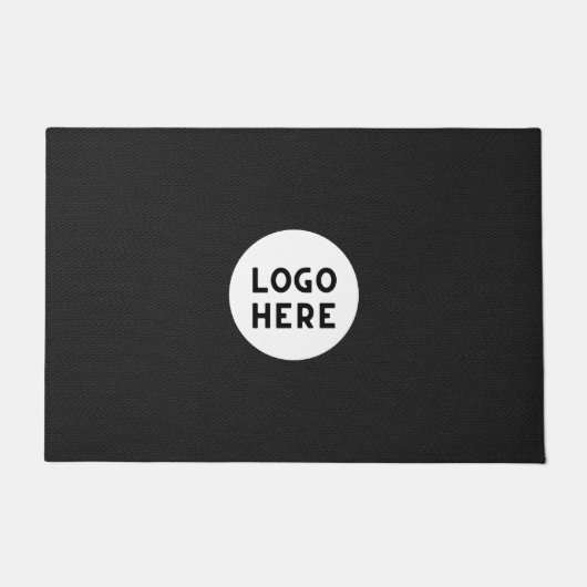 ミニマリストの黒い書式 – ロゴの追加 ドアマット (正面)