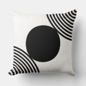 ミニマリストの黒と白の円のパターン クッション (正面)