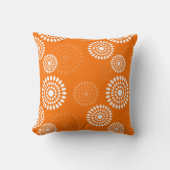 ミニマリストオレンジデイジーモダン単純化フローラ クッション (正面)