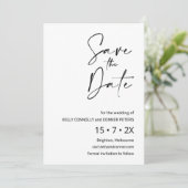 ミニマリストカリグラフィー結婚式Save The Dateカード 招待状 (スタンド正面)