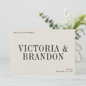 ミニマリストクラシーシックモダンタイポグラフィ結婚ズ 招待状 (スタンド正面)