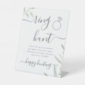 ミニマリストグリーンの指輪ハント ブライダルシャワーゲーム看板 台座サイン (正面)