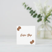 ミニマリストコーヒーショップの名刺 – Brown & Whi スクエア名刺 (スタンド正面)