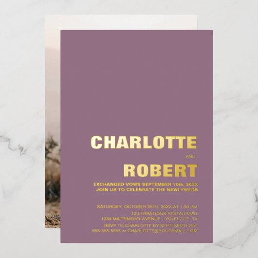 ミニマリストゴールドテキストダスティローズ結婚式の披露宴 箔招待状 (正面/裏面)