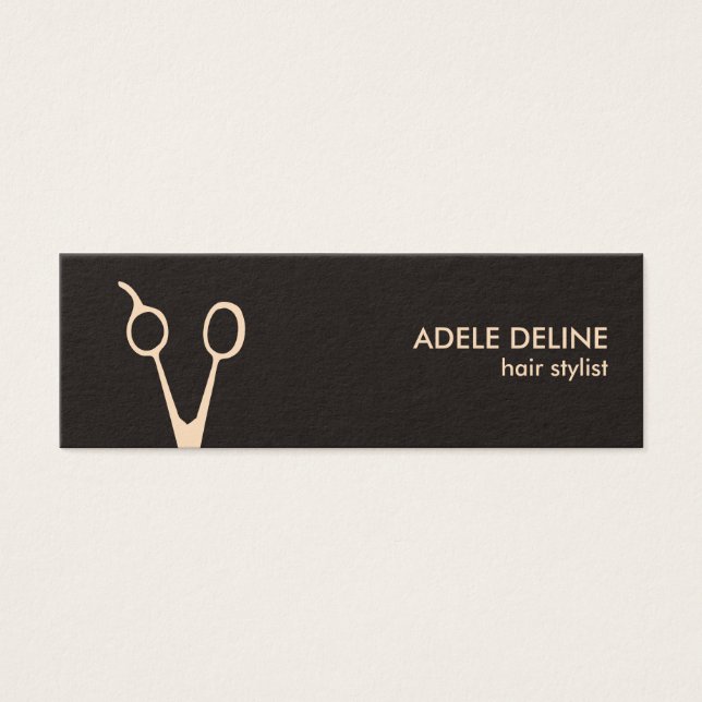 ミニマリストシックシザー美容師 (正面)