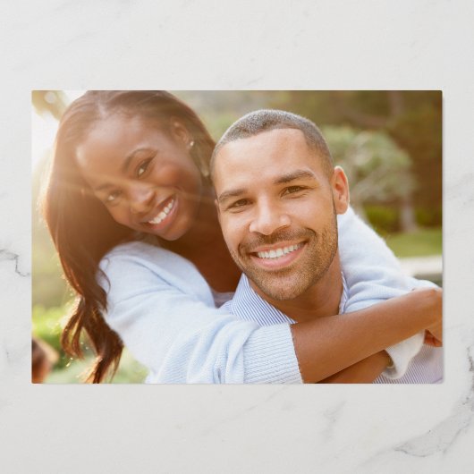 ミニマリストシック編集可能カラーフォトデートを保存 箔招待状 (裏面)