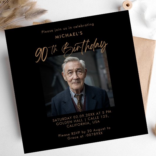 ミニマリストスクリプトブラック&金ゴールド90thフォト誕生日 招待状