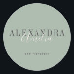 ミニマリストスクリプトBoho Sageグリーンカスタムビジネス ラウンドシール<br><div class="desc">このミニマルなボホステッカーデザインでビジネスブランディングにエレガンスインスパイアのtouchを追加。プロフェッショナルシンプルのタイポグラフィ与えはモダン、その間に感じの色は、沈静化のtouchを追加します。小さなビジネスのパッケージ、ブランディング、またはイベントの好意に最適な、このシスタイリッシュステッカーは汎用性とシックである。控えめで洗練されたビジネスブランディングを求める人に最適。</div>