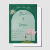 ミニマリストソフトピンク&グリーンロータス結婚ズ ベラム紙招待状 (オフセット)