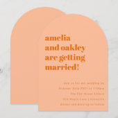 ミニマリストソフトピーチオレンジレトロ結婚ズアーチ 招待状 (正面/裏面)