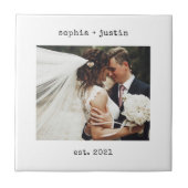 ミニマリストタイプライター |結婚の写真と年 タイル (正面)