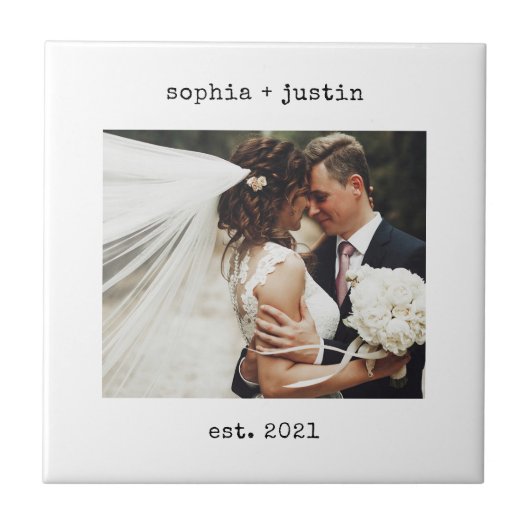 ミニマリストタイプライター |結婚の写真と年 タイル (正面)