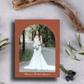 ミニマリストテラコッタアーチフォトブライダルシャワー 招待状