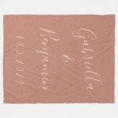 ミニマリストパーソナライズされたテラコッタ結婚の名前 フリースブランケット (正面(横))