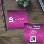 ミニマリストパープルストリーク大文字QRコード スクエア名刺