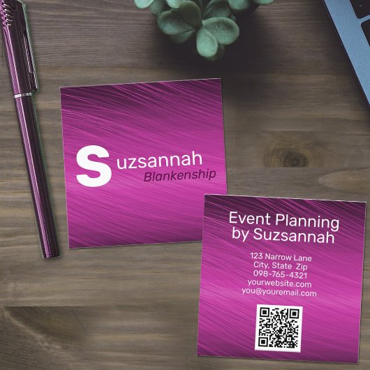 ミニマリストパープルストリーク大文字QRコード スクエア名刺