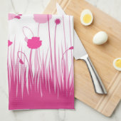 ミニマリストピンクとホワイトポピズメドウフローラ キッチンタオル (四つ折り)