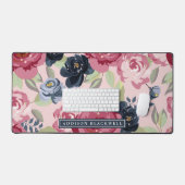 ミニマリストピンクフローラデスクマットと名前をカスタムする デスクマット (キーボード&マウス)