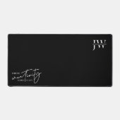 ミニマリストブラック&ホワイトビジネスモノグラム引用文 デスクマット (正面)