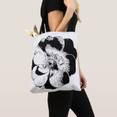 ミニマリストブラック&ホワイトフローラトートバッグ トートバッグ (クローズアップ)