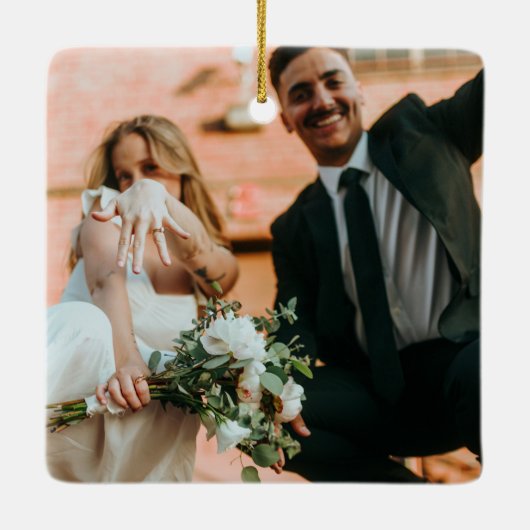 ミニマリストメリータイプと結婚した写真クリスマス セラミックオーナメント (裏面)