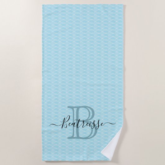 ミニマリストライトブルーシーマーメイドモノグラム ビーチタオル (正面)