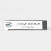 ミニマリストロゴ名のタイトルを白にする デスクネームプレート (正面)