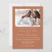 ミニマリスト写真アーチコラージテラコッタ結婚ズ 招待状 (裏面)