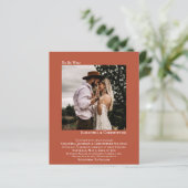 ミニマリスト写真テラコッタBUDGET結婚式の招待 (スタンド正面)