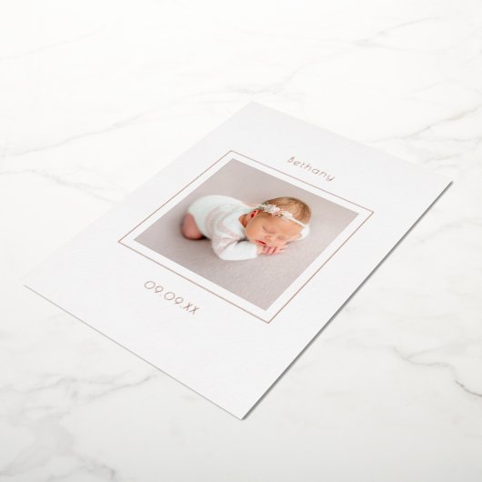 ミニマリスト写真ベビーガール誕生の発表フォイル 箔招待状 (回転した状態)