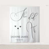 ミニマリスト彼女は卒業パーティーの背景を行った タペストリー (正面)