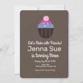 ミニマリスト振りかけ飾カップケーキ誕生日 招待状 (正面)